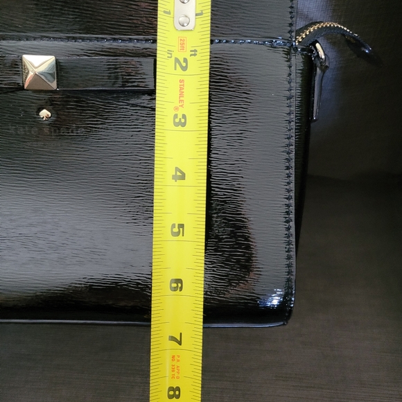 kate spade ♠️ Black & Gold Crossbody Patent Purse - Picture 4 of 14